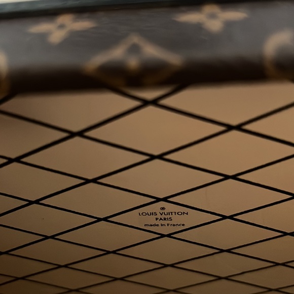 LIKE NEW LIMITED EDITION Louis Vuitton Trunk Bag - Picture 10 of 14